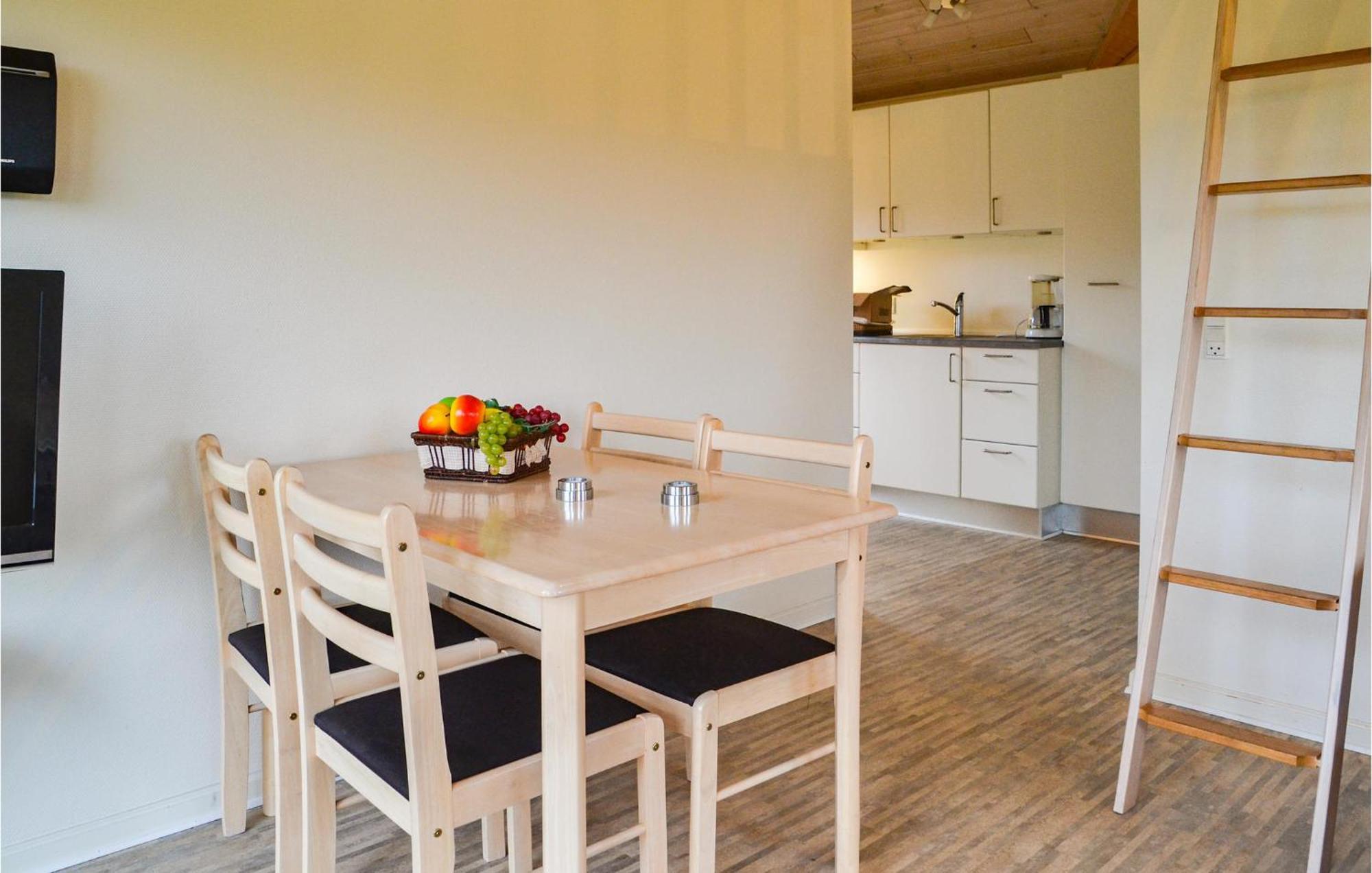2 Bedroom Stunning Home In Grindsted Exterior photo